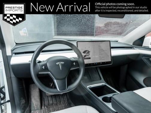 2022 Tesla Model Y Long Range Dual Motor All-Wheel Drive