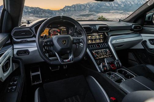 2024 Lamborghini Urus S