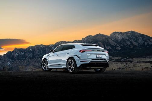 2024 Lamborghini Urus S