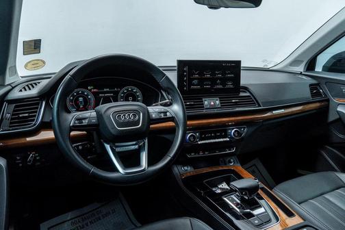 2022 Audi Q5 45 S line Premium Plus
