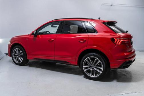 2024 Audi Q3 Premium 45 TFSI S line quattro Tiptronic