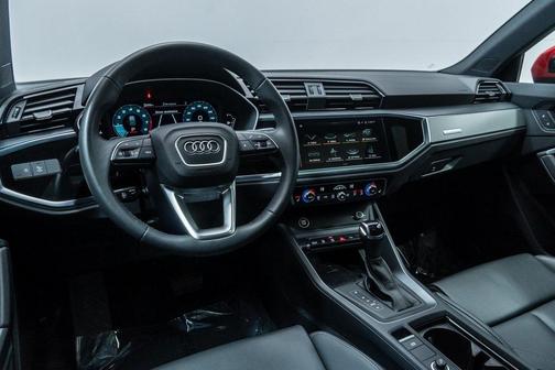 2024 Audi Q3 Premium 45 TFSI S line quattro Tiptronic