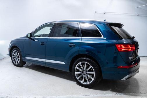 Blue 2019 Audi Q7 45 Premium Plus