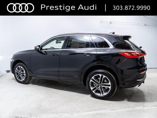 Mythos Black Metallic 2026 Audi Q5 Premium Plus TFSI quattro S tronic