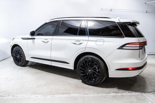 Pristine White Metallic Tri-Coat 2024 Lincoln Aviator Reserve AWD
