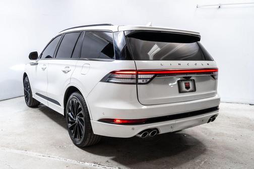Pristine White Metallic Tri-Coat 2024 Lincoln Aviator Reserve AWD