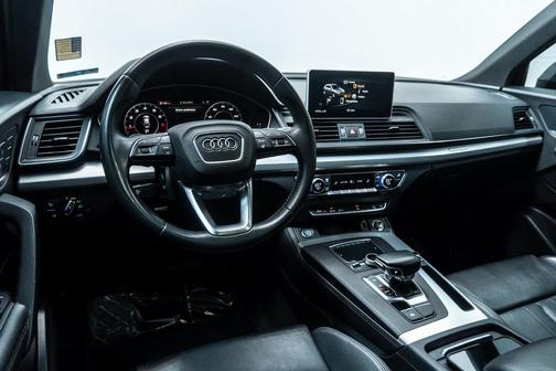 2020 Audi Q5 45 Titanium Premium