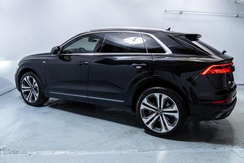 2022 Audi Q8 55 Premium Plus