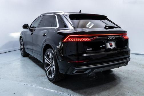 2022 Audi Q8 55 Premium Plus