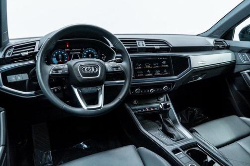 2024 Audi Q3 Premium 45 TFSI S line quattro Tiptronic