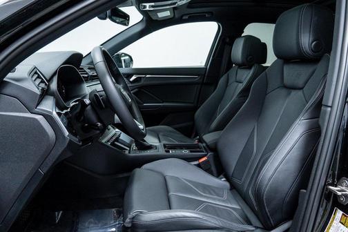 2024 Audi Q3 Premium 45 TFSI S line quattro Tiptronic