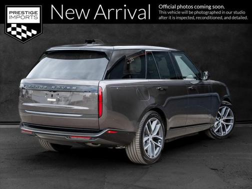 2025 Land Rover Range Rover P550e SE