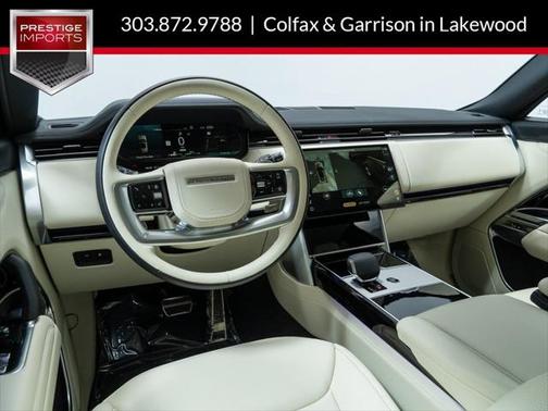 2025 Land Rover Range Rover P550e SE