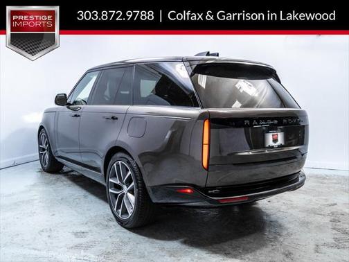 2025 Land Rover Range Rover P550e SE