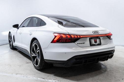 2024 Audi e-tron GT Prestige quattro