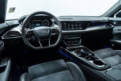 2024 Audi e-tron GT Prestige quattro