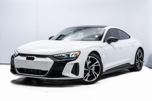 Ibis White 2024 Audi e-tron GT Prestige quattro Sedan