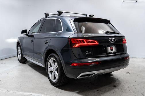 Manhattan Gray Metallic 2019 Audi Q5 2.0T Premium Plus