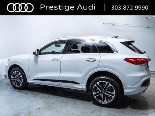 Glacier White Metallic 2025 Audi Q5 Premium TFSI quattro S tronic