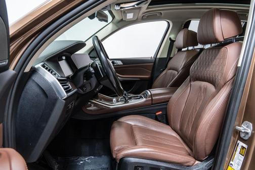 Bronze Metallic 2020 BMW X7 xDrive50i