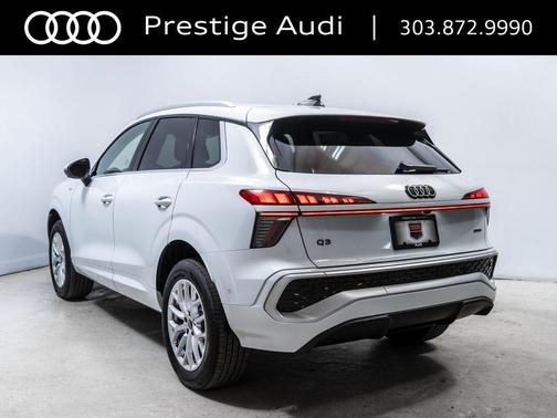 Glacier White Metallic 2026 Audi Q3 TFSI quattro S tronic