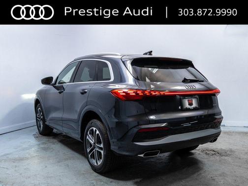 Tambora Gray Metallic 2025 Audi Q5 Premium TFSI quattro S tronic