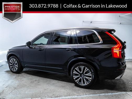 2020 Volvo XC90 T6 Momentum
