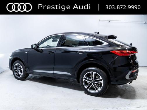 Mythos Black Metallic 2026 Audi Q5 Premium Plus TFSI quattro S tronic