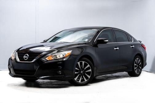 Super Black Clearcoat 2017 Nissan Altima 2.5 SV