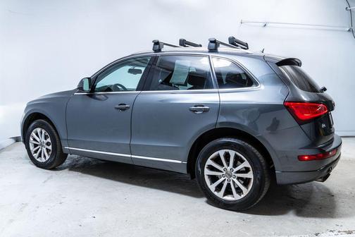 Daytona Gray Pearl Effect 2016 Audi Q5 2.0T Premium Plus
