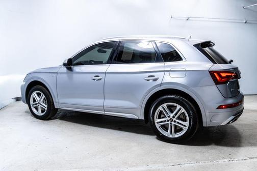 Silver Metallic 2023 Audi Q5 e 55 S line Premium Plus