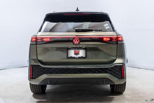 Avocado Green w/Deep Black Roof 2025 Volkswagen Tiguan 2.0T SEL R-Line 4MOTION
