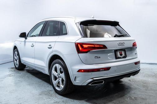 2022 Audi Q5 45 S line Premium Plus