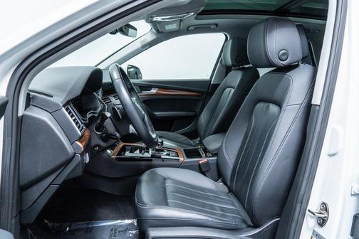 2022 Audi Q5 45 S line Premium Plus