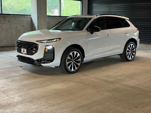 Glacier White Metallic 2026 Audi Q3 TFSI quattro S tronic