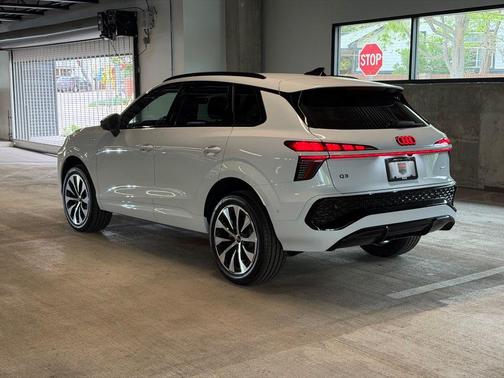 Glacier White Metallic 2026 Audi Q3 TFSI quattro S tronic