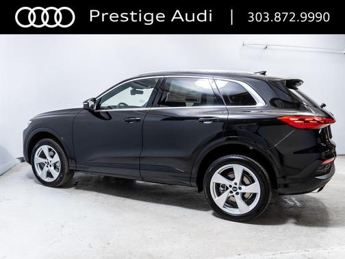 Mythos Black Metallic 2026 Audi Q5 Premium Plus TFSI quattro S tronic
