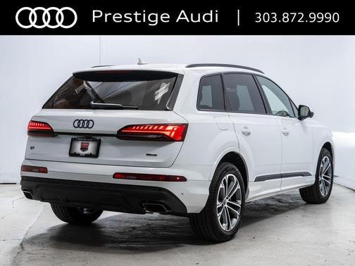 Glacier White Metallic 2026 Audi Q7 45 Premium