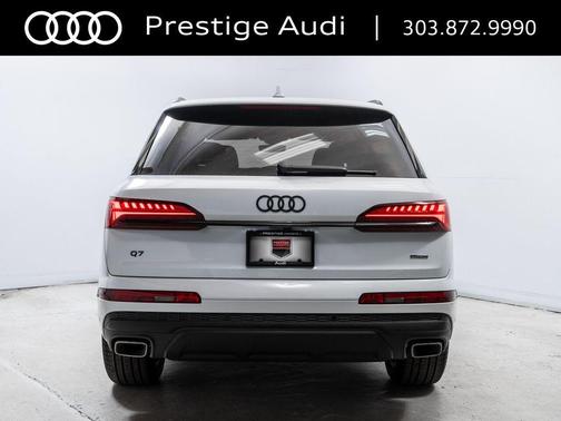 Glacier White Metallic 2026 Audi Q7 45 Premium
