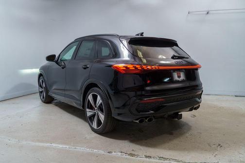 Mythos Black Metallic 2026 Audi SQ5 3.0T Premium Plus