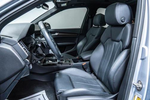 2023 Audi Q5 45 S line Premium Plus