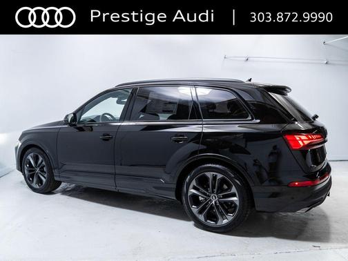 Mythos Black Metallic 2026 Audi Q7 55 Premium Plus