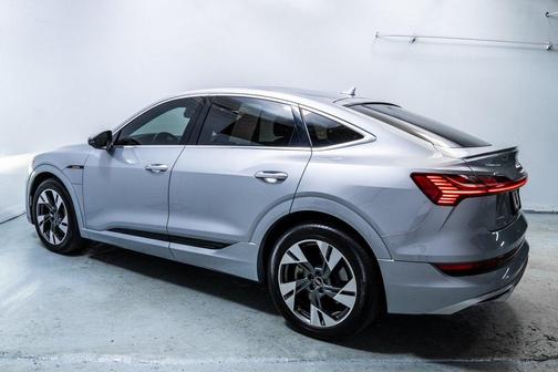 2022 Audi e-tron Sportback S line Premium