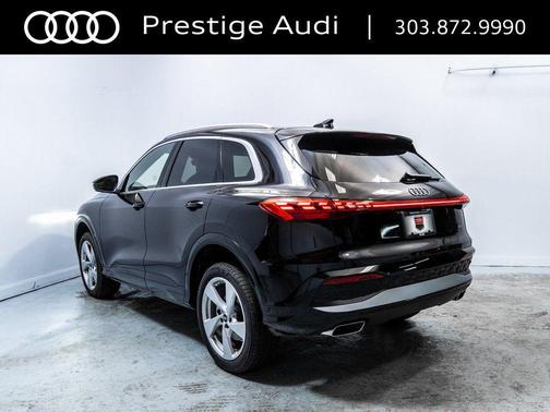 Mythos Black Metallic 2025 Audi Q5 Premium Plus TFSI quattro S tronic