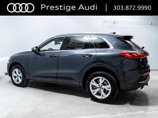 Tambora Gray Metallic 2026 Audi Q5 Premium TFSI quattro S tronic