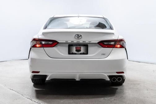 Wind Chill Pearl 2022 Toyota Camry SE