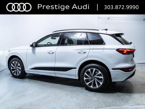 2025 Audi Q6 e-tron Premium quattro