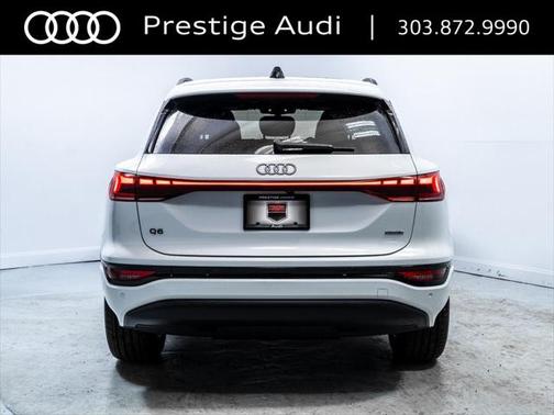 2025 Audi Q6 e-tron Premium quattro