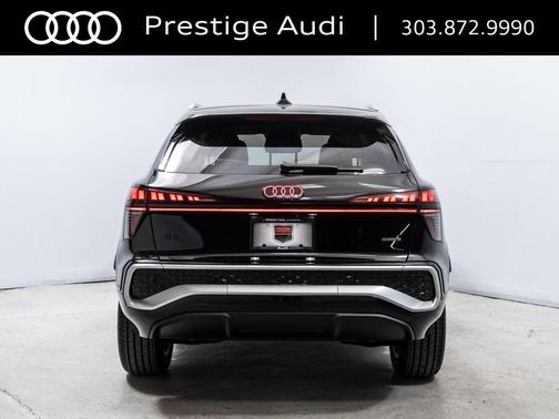 Mythos Black Metallic 2026 Audi Q3 TFSI quattro S tronic