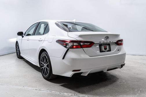 Wind Chill Pearl 2022 Toyota Camry SE